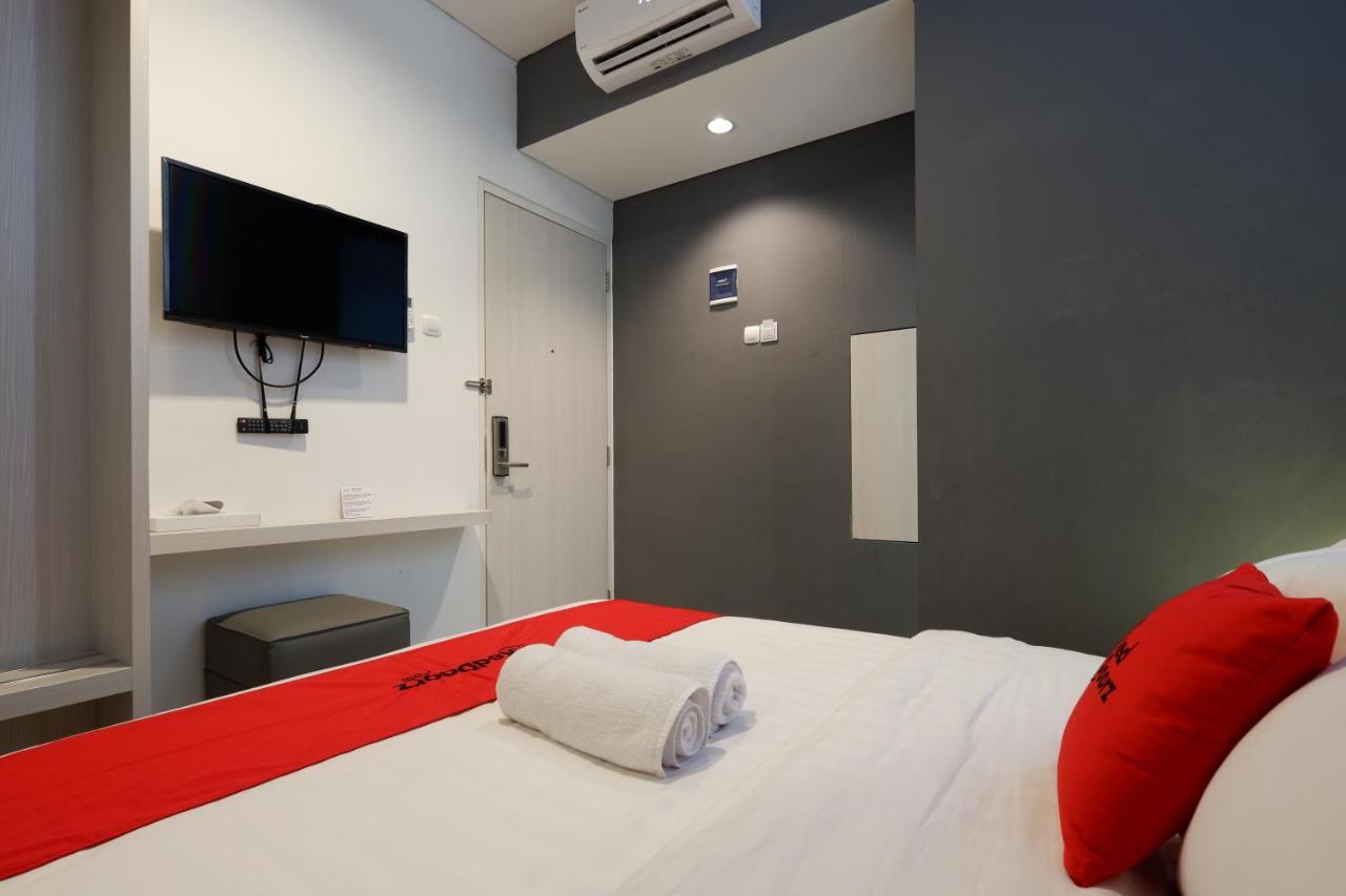 Reddoorz Plus Near Ciputra Mall Simpang Lima スマラン エクステリア 写真