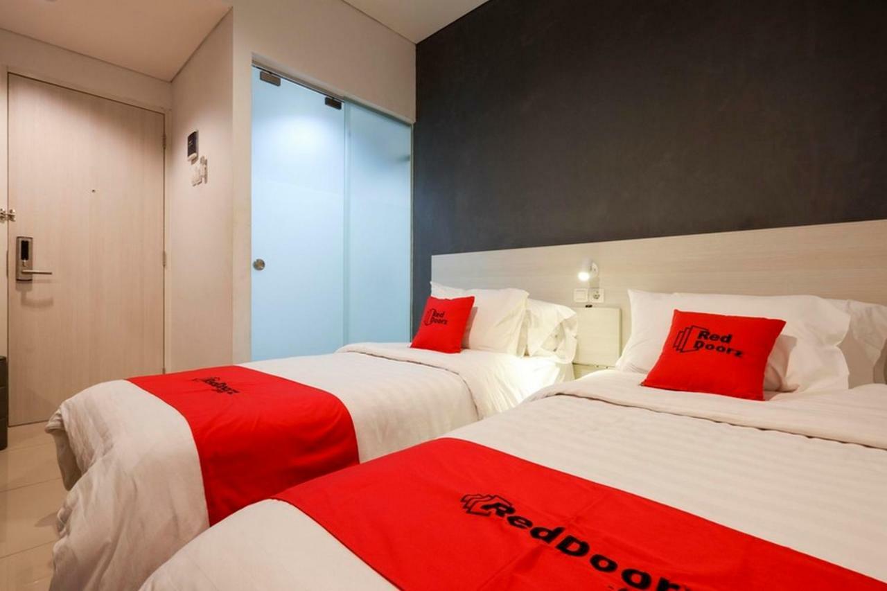 Reddoorz Plus Near Ciputra Mall Simpang Lima スマラン エクステリア 写真