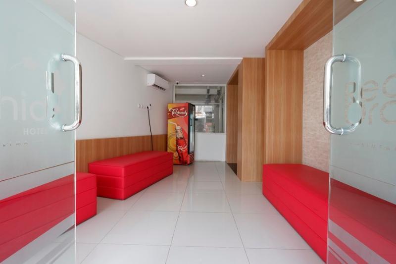 Reddoorz Plus Near Ciputra Mall Simpang Lima スマラン エクステリア 写真